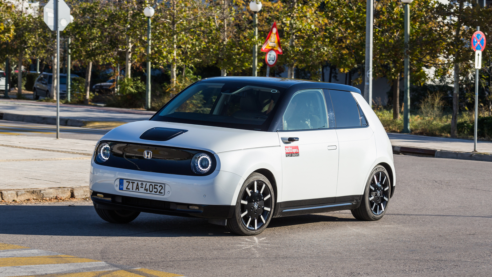 Το Honda e απέναντι στον ανταγωνισμό! Πόσο καλό είναι; 